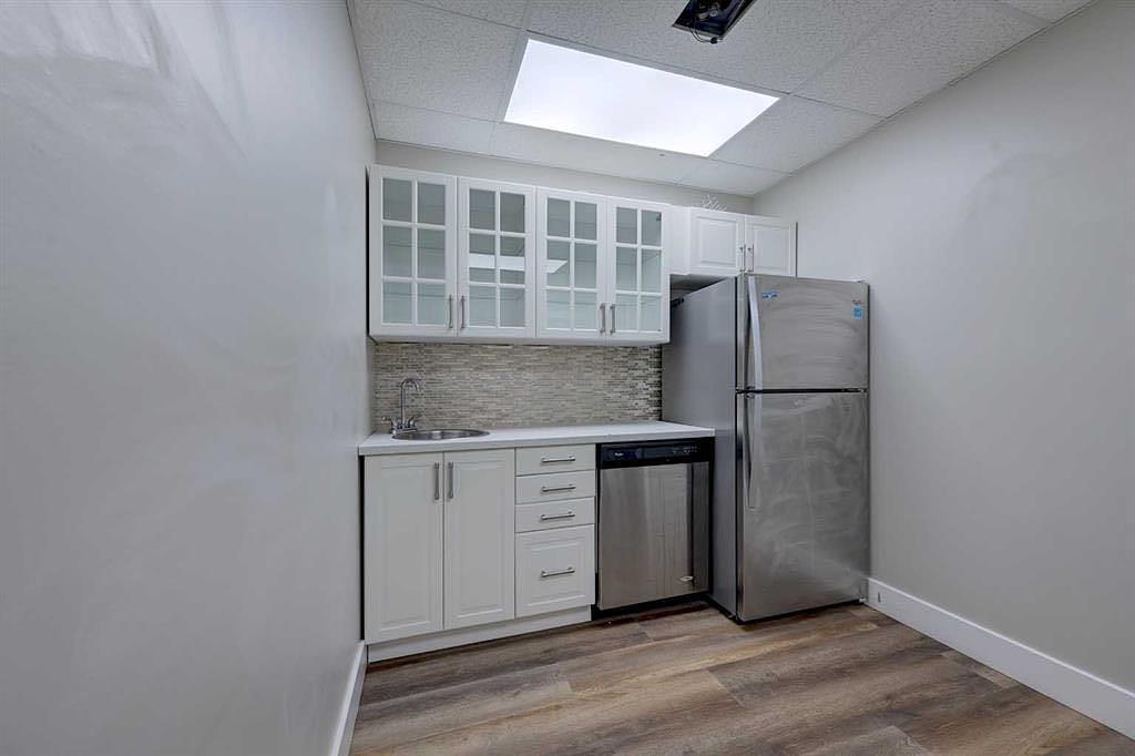203 - 5116 52 Street, Red Deer, AB