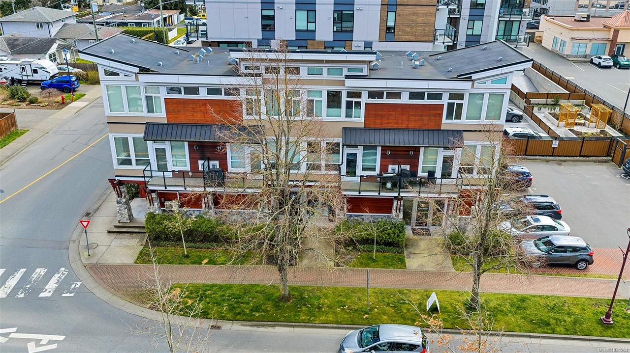 #111 - 689 Hoffman Avenue, Victoria, BC