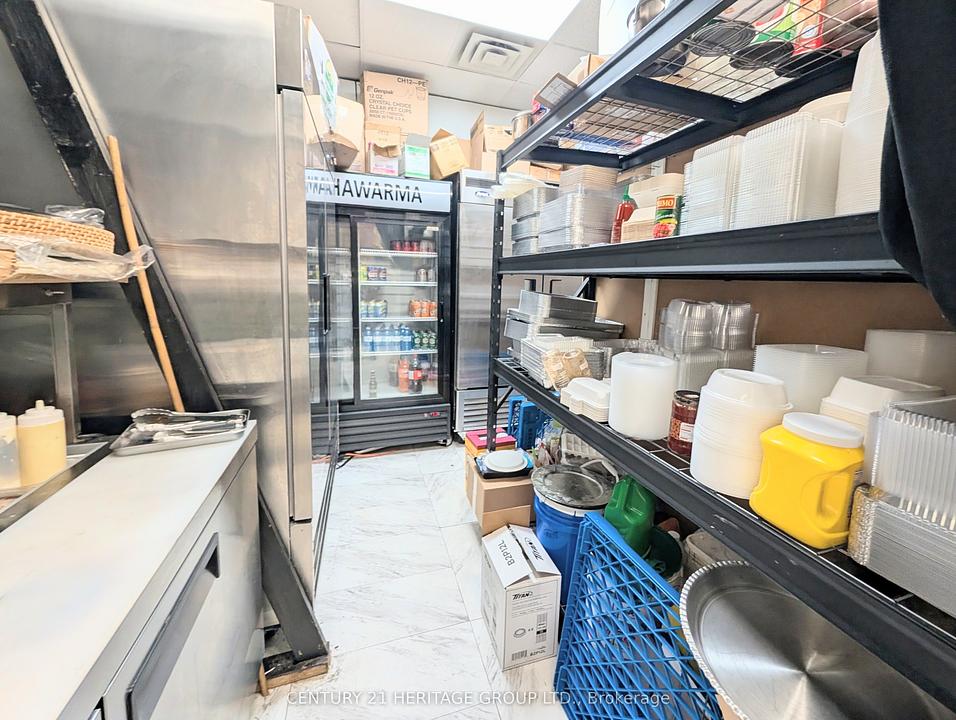 559 Steven Court, Newmarket, ON