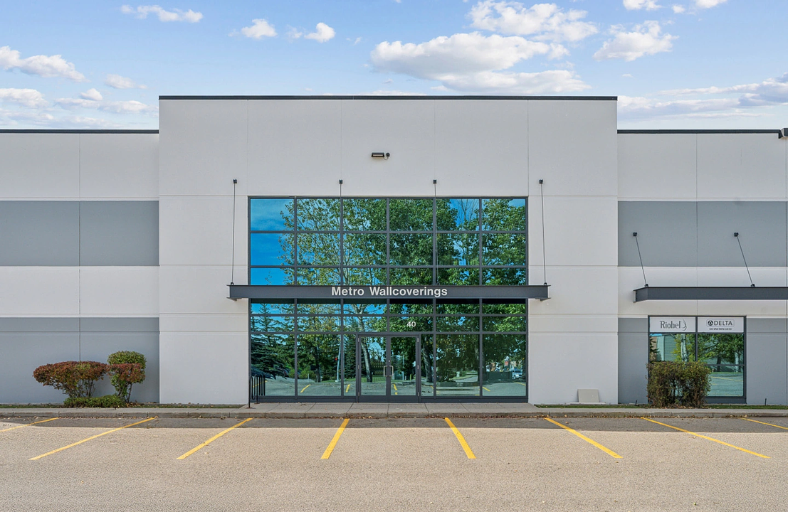 10 - 2151 32 Street Northeast, Calgary, AB