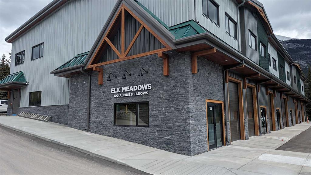 1104 - 100 Alpine Meadows, Canmore, AB