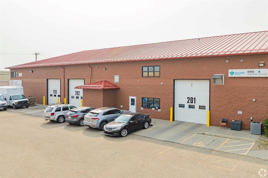 203 - 541 Kingsview Way Southeast, Airdrie, AB