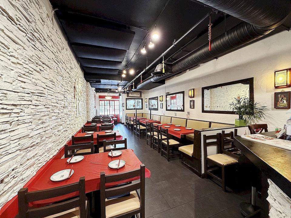 2942 West Broadway, Vancouver, BC