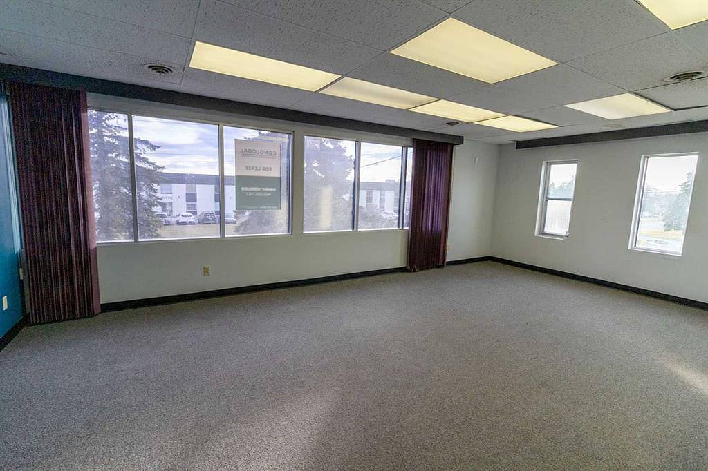 2182 39 Avenue Northeast, Calgary, AB