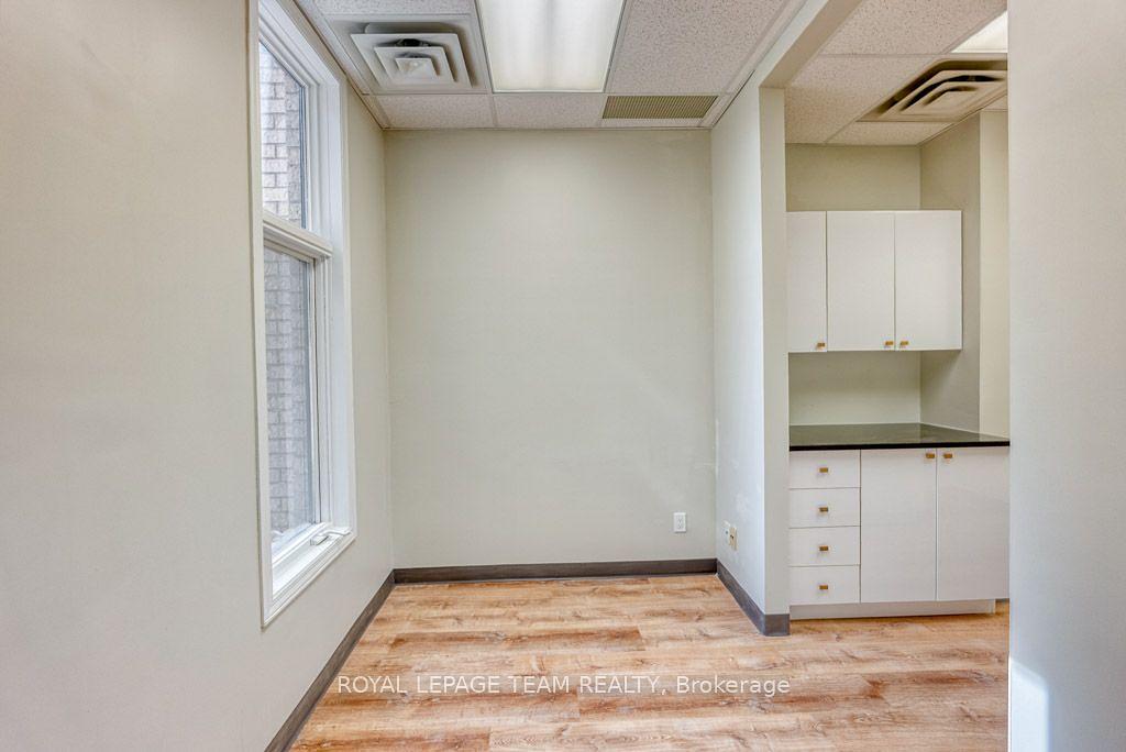 84 Centrepointe Drive, Ottawa, ON