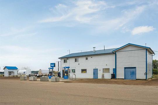 2 Railway Avenue North, Hay Lakes, AB