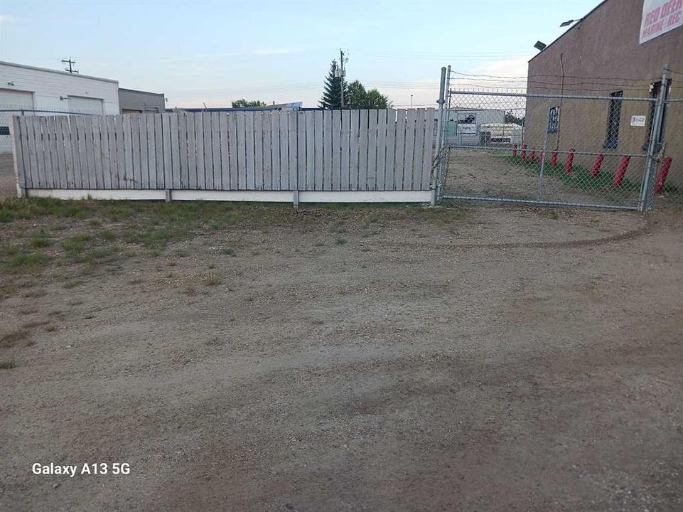 6789 52 Avenue, Red Deer, AB
