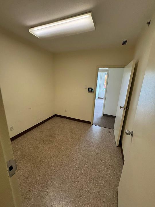 310 - 6525 Boulevard Décarie, Montreal, QC