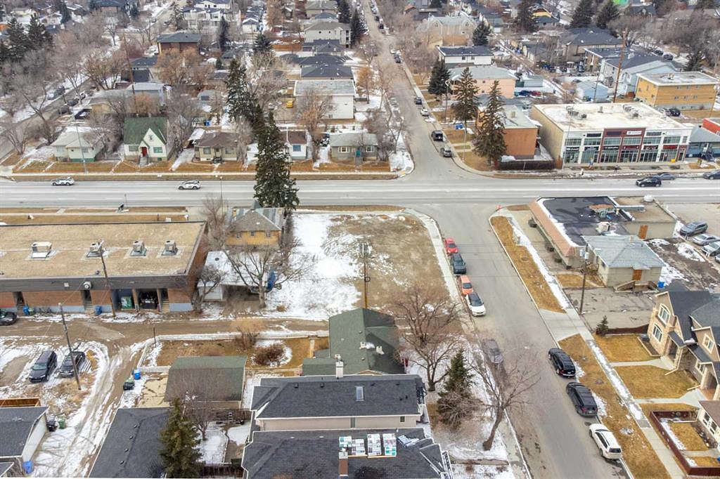 2620 Centre Street North, Calgary, AB