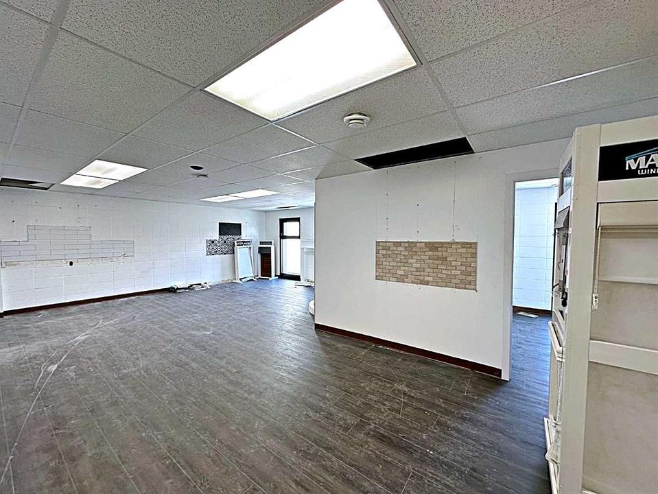 8127 Fraser Avenue, Fort McMurray, AB