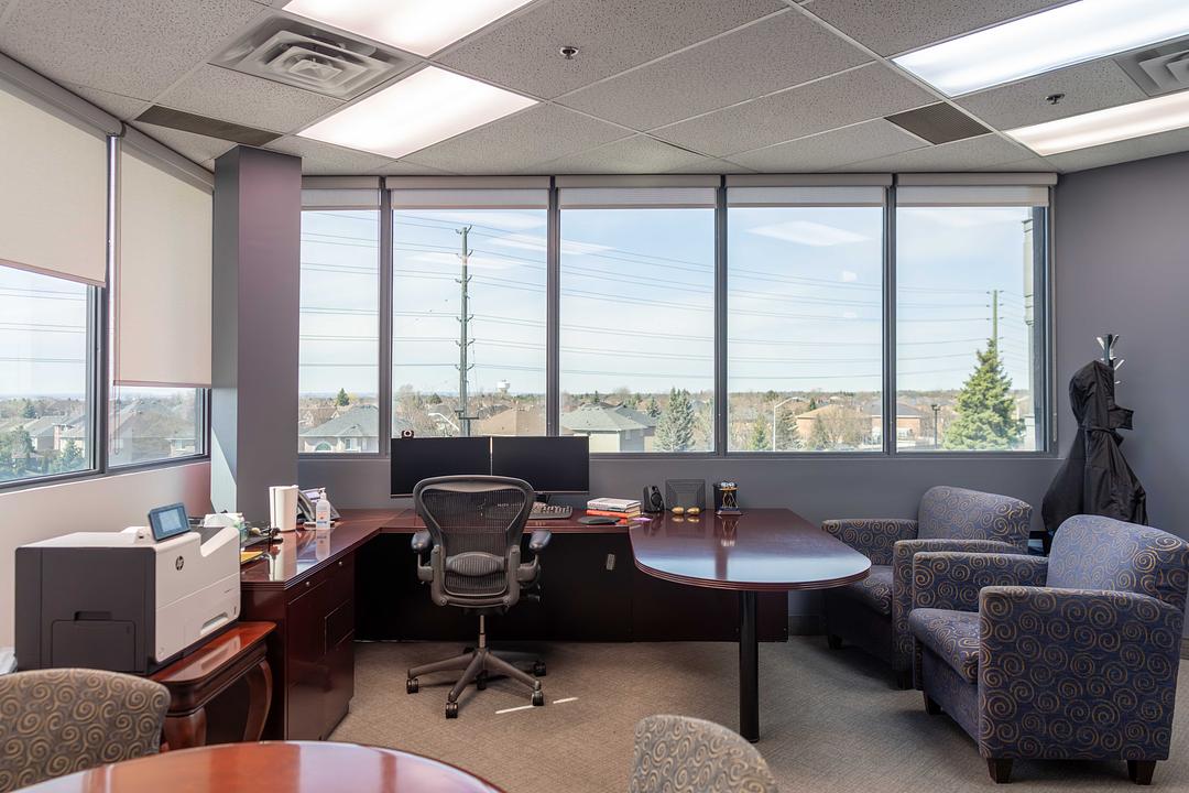 300 - 8001 Weston Rd, Vaughan, ON