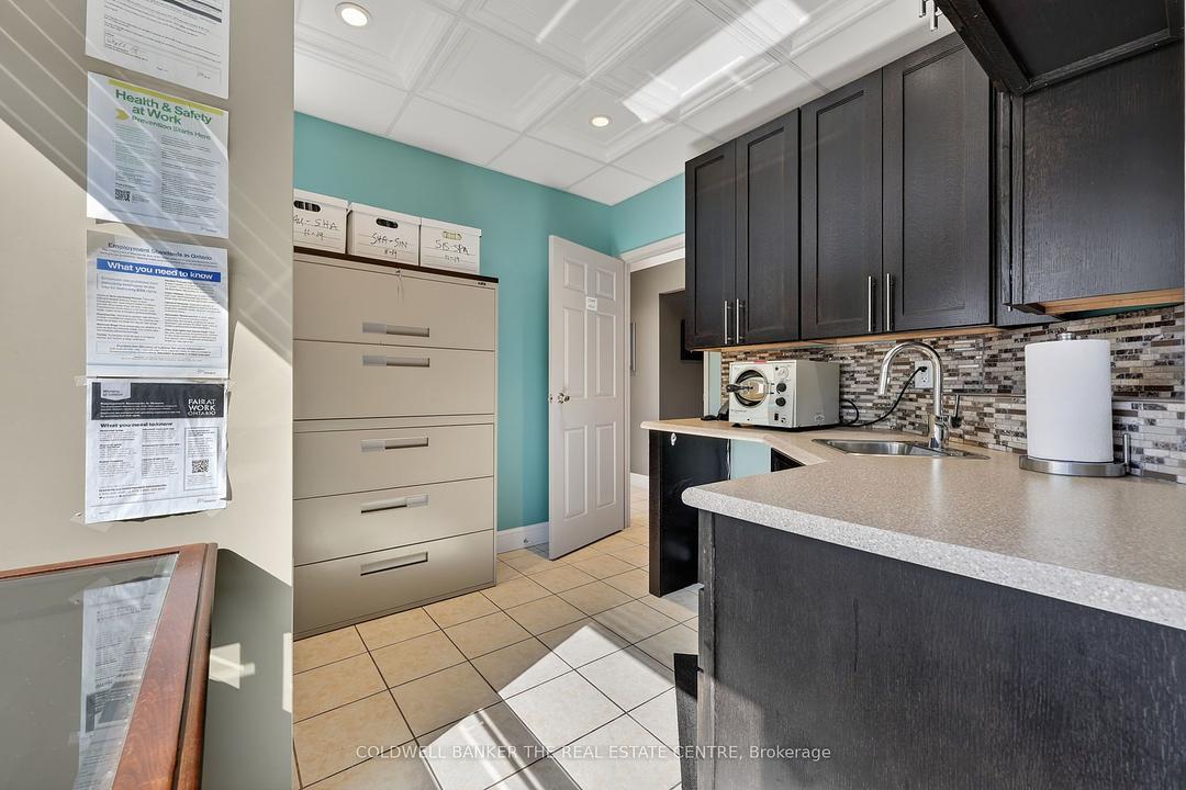 309 - 712 Davis Drive, Newmarket, ON