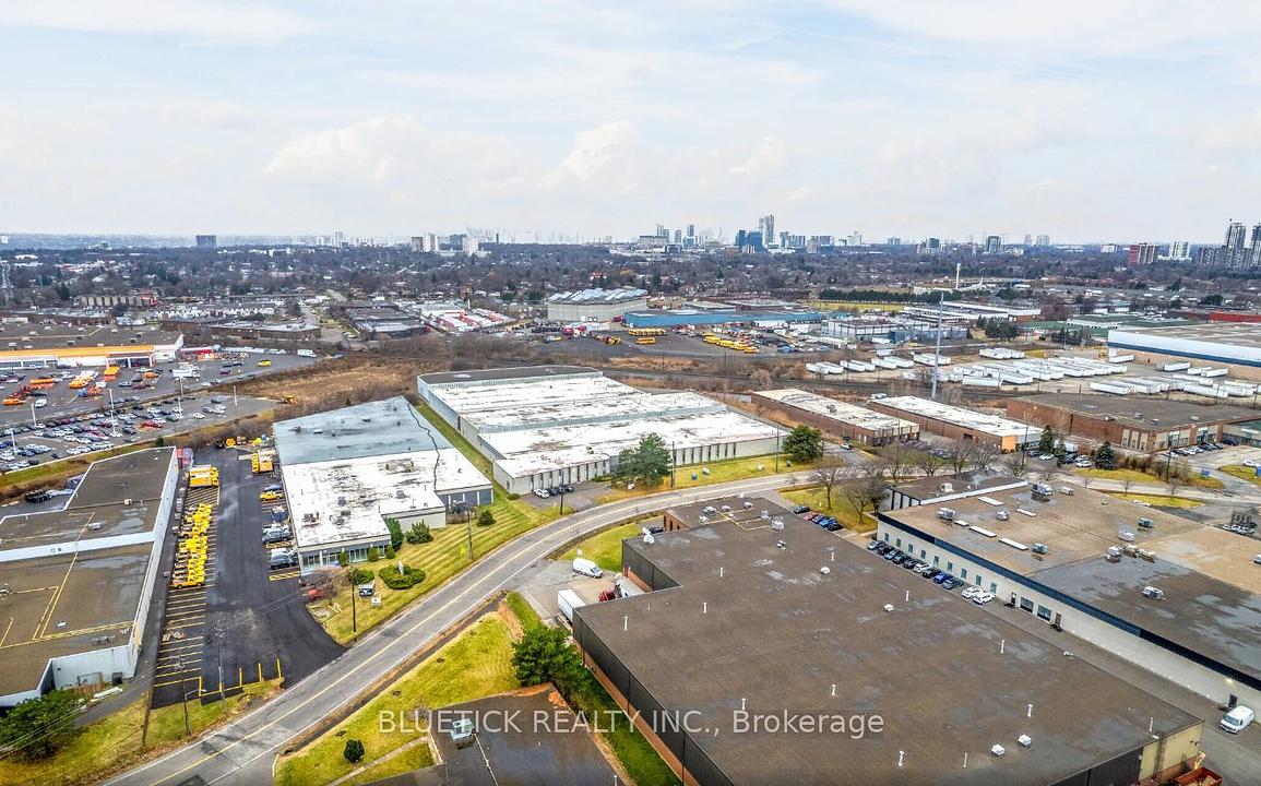3 - 44 Rolark Drive, Toronto, ON