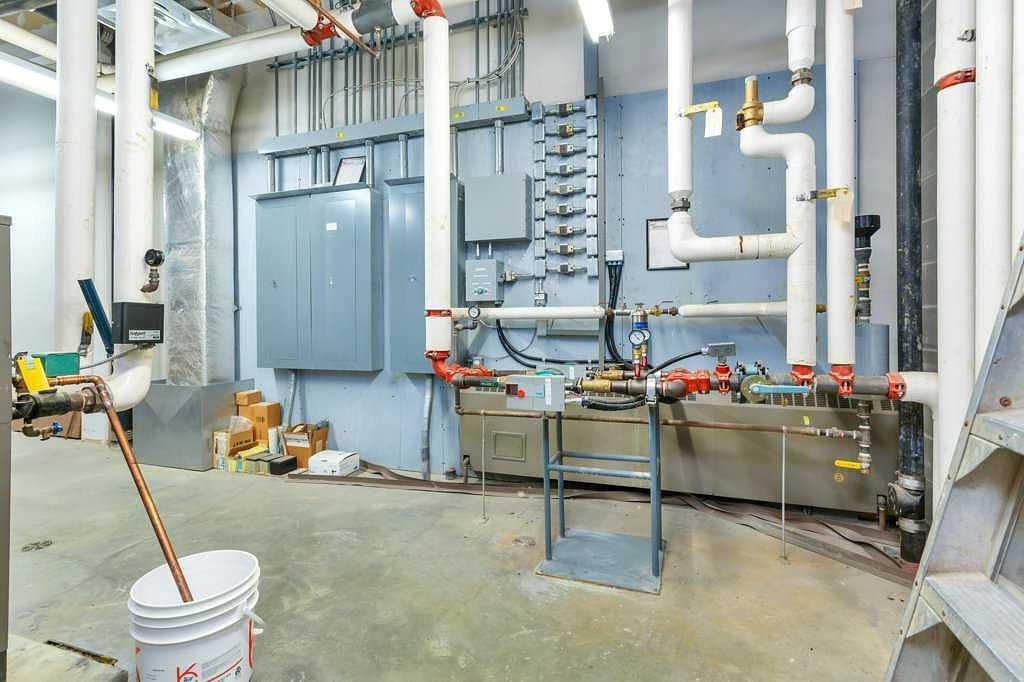 33 Schenk Industrial Road, Sylvan Lake, AB