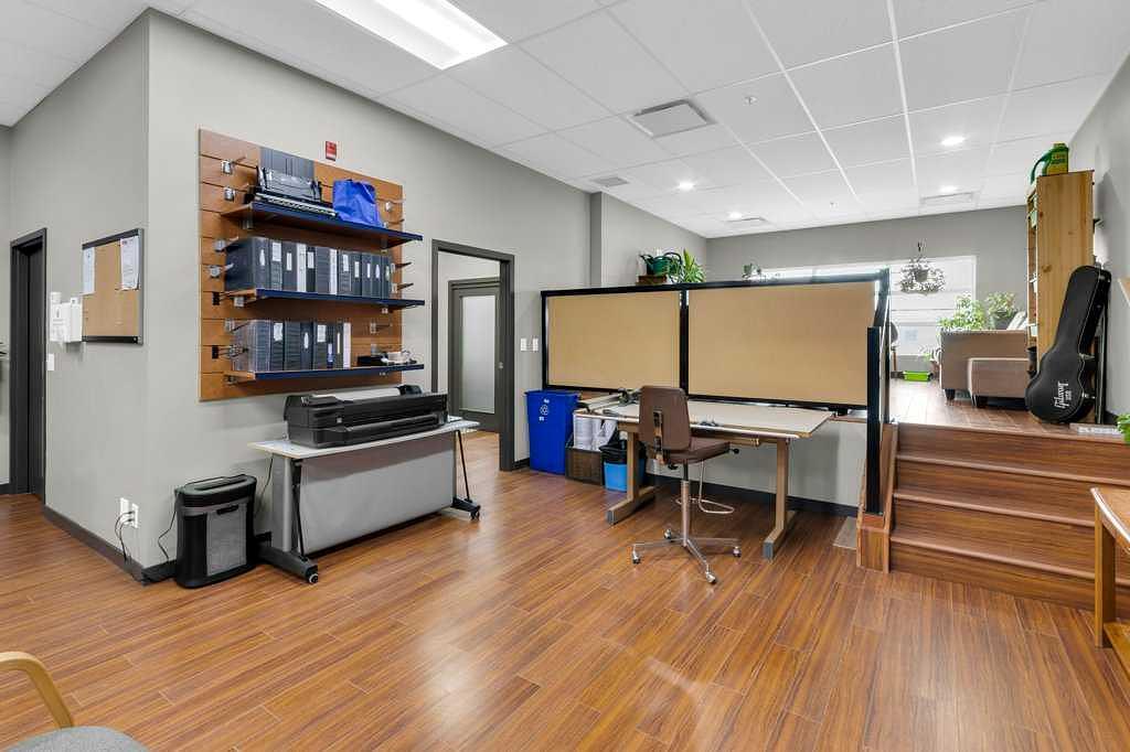215 - 2914 Kingsview Boulevard Southeast, Airdrie, AB