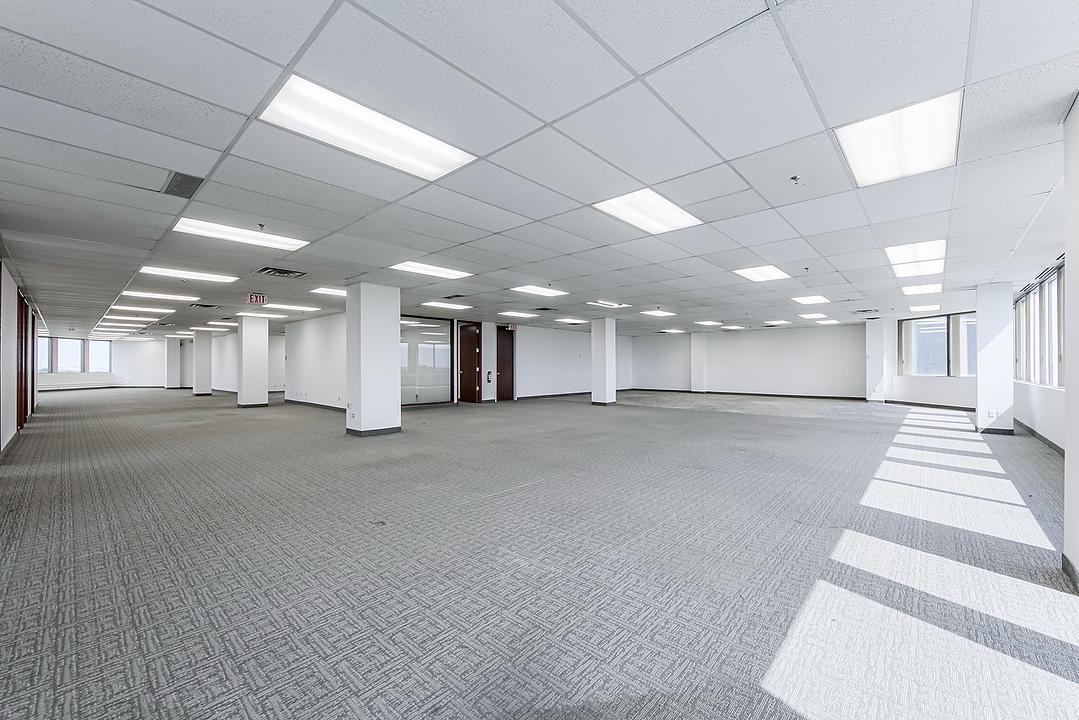 500 - 30 Eglinton Avenue West, Mississauga, ON