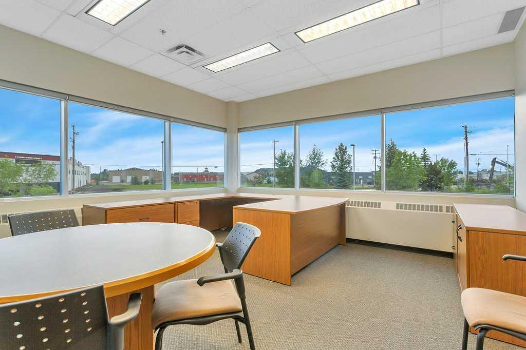 33 Schenk Industrial Road, Sylvan Lake, AB