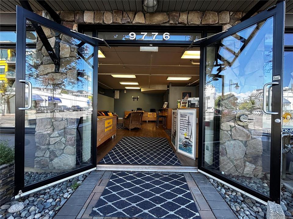 #101 - 9776 Fourth Street, Sidney, BC