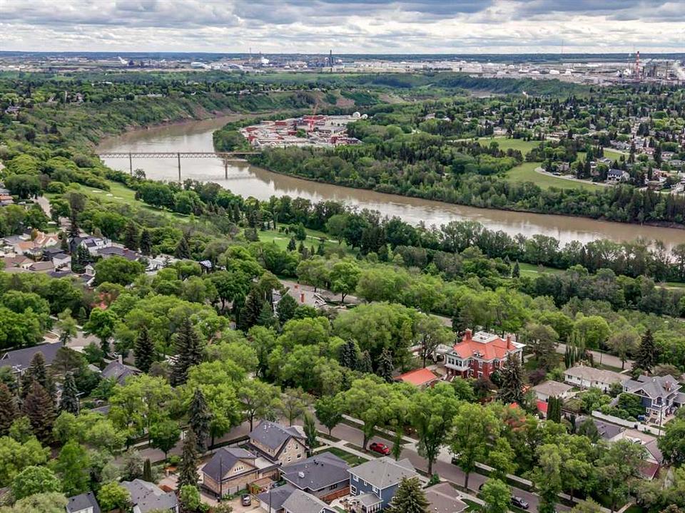 6417 112 Avenue Northwest, Edmonton, AB