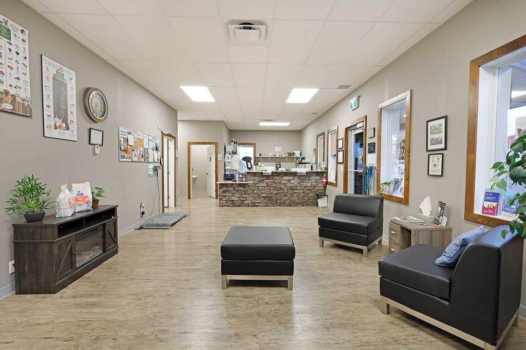 50 Upland Boulevard West, Brooks, AB