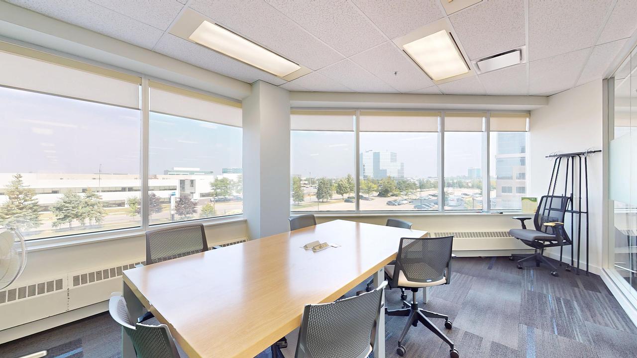300 - 2630 Skymark Avenue, Mississauga, ON