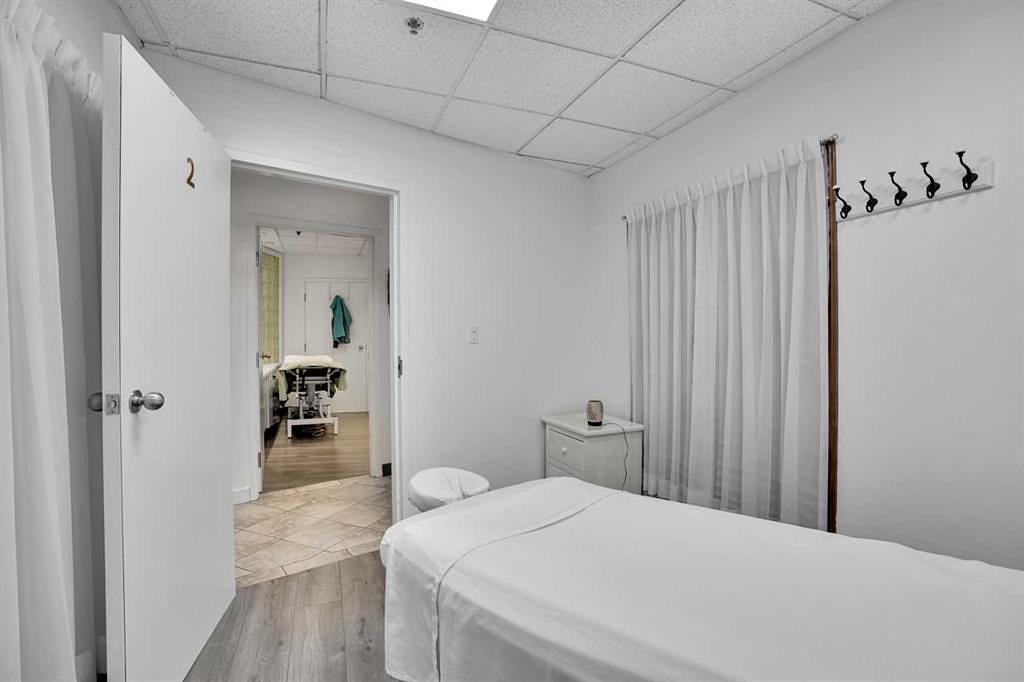 1330 12 Avenue Southwest, Calgary, AB