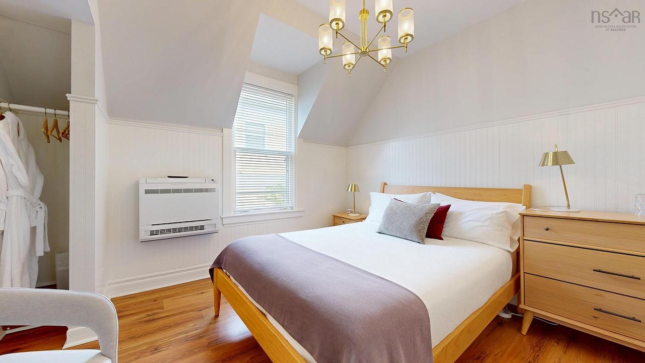 558 Main Street, Mahone Bay, NS
