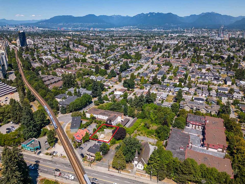 3845 Kingsway, Burnaby, BC
