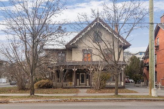 245 Laurier Avenue East, Ottawa, ON