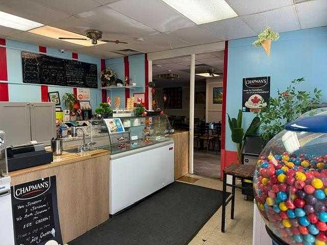 202 2 Street West, Drumheller, AB