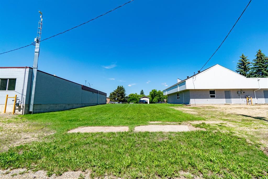 4851 Main Street, Alix, AB