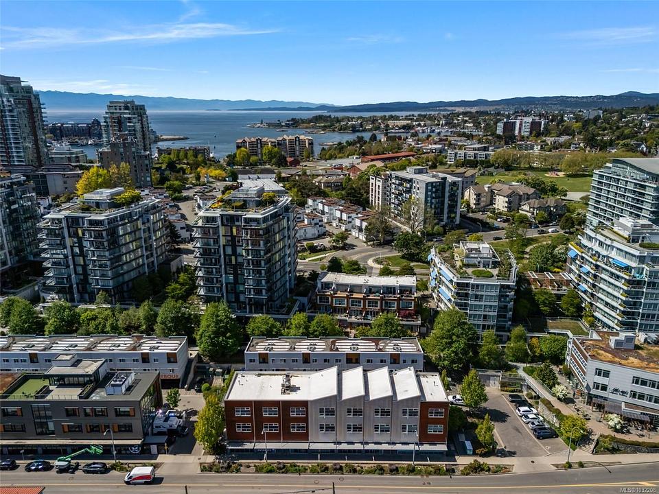 300-305 - 388 Harbour Road, Victoria, BC