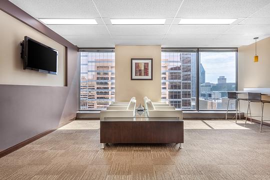 1700-2001 Boulevard Robert-Bourassa, Montréal, QC