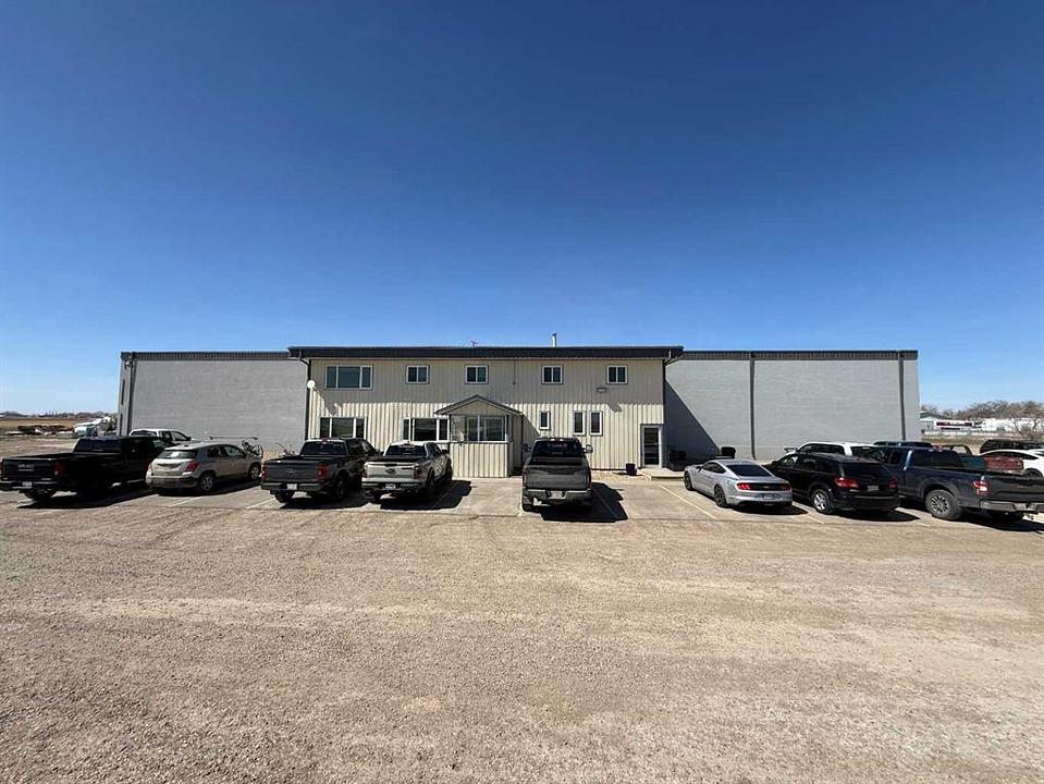 111 1 Street North, Vauxhall, AB