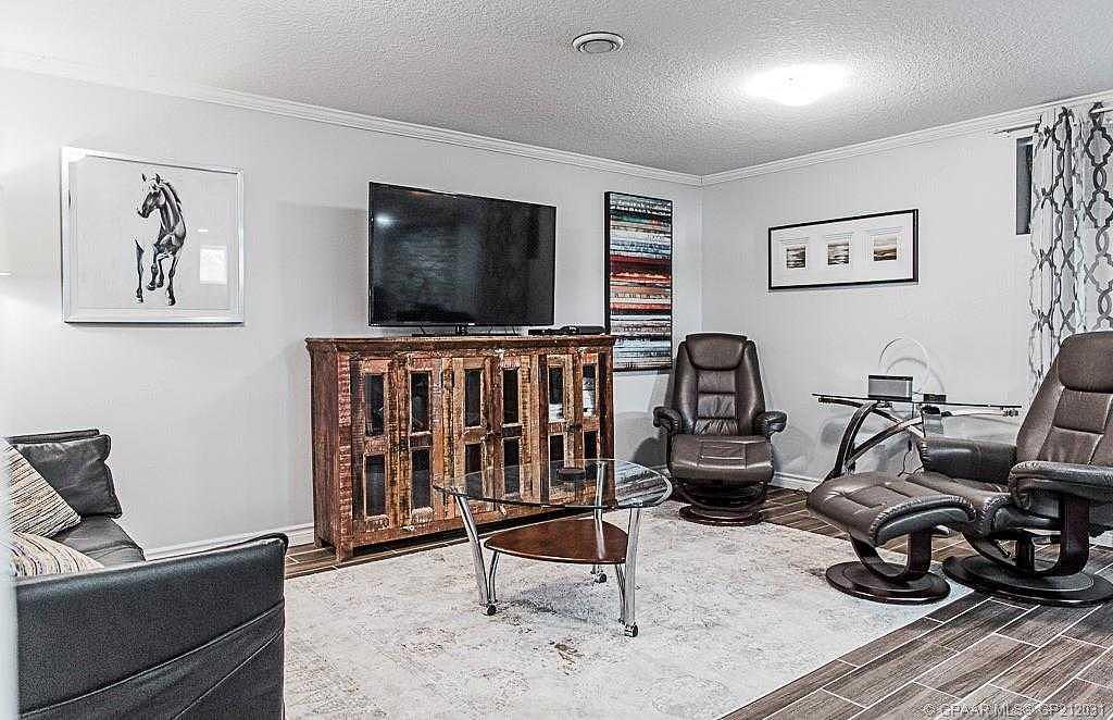 9731 100 Avenue, Grande Prairie, AB
