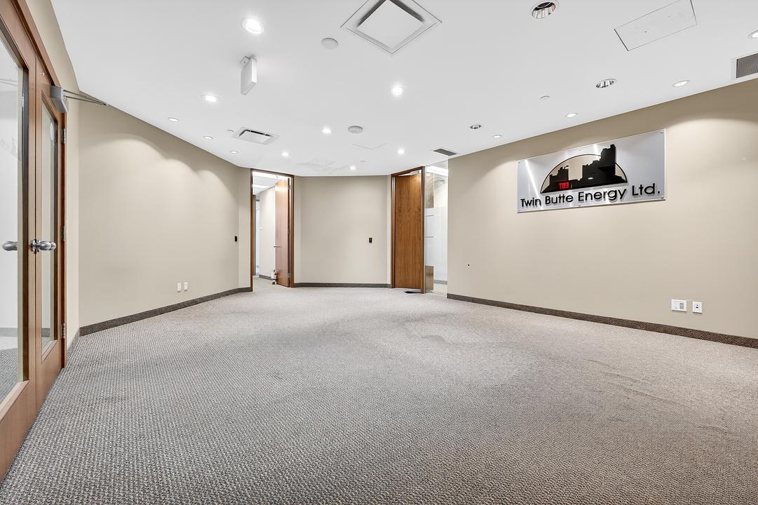 396 11 Avenue Southwest, Calgary, AB