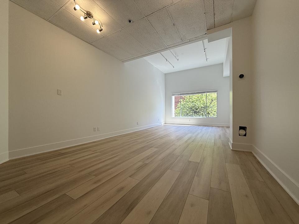 1080 Mainland Street, Vancouver, BC