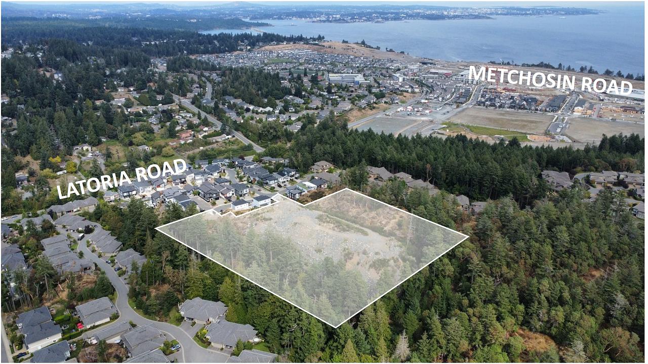 517 Latoria Road, Victoria, BC