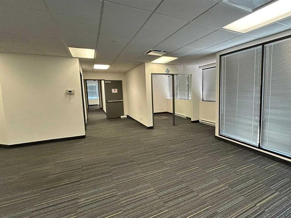 200 - 1029 17 Avenue Southwest, Calgary, AB