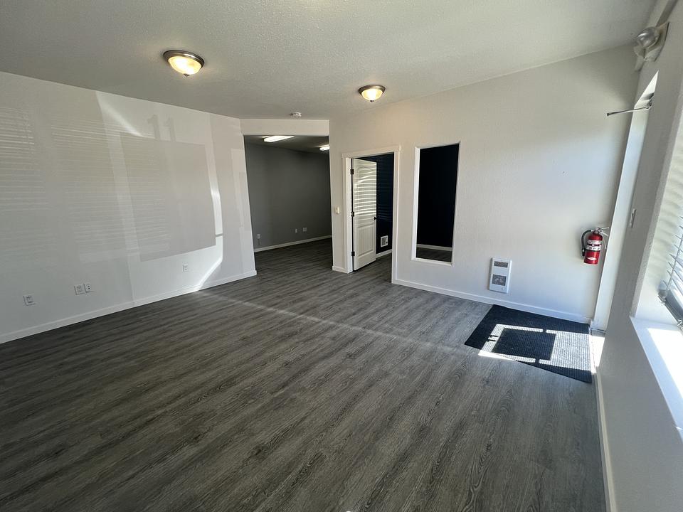 11 - 7471 Edgar Industrial Bend, Red Deer, AB