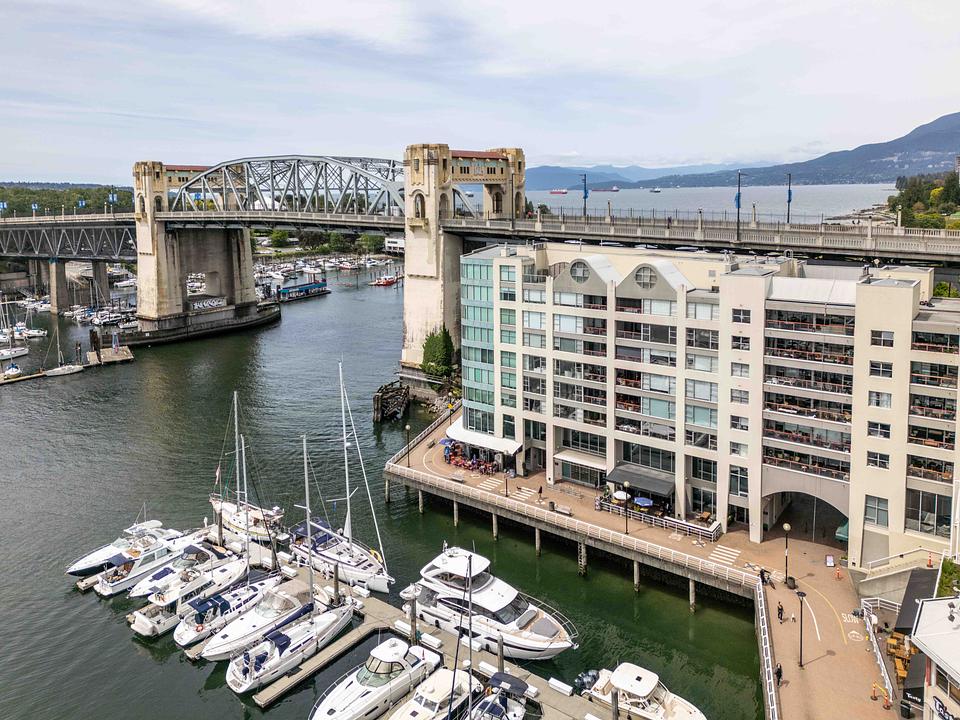 3 - 1010 Beach Avenue, Vancouver, BC