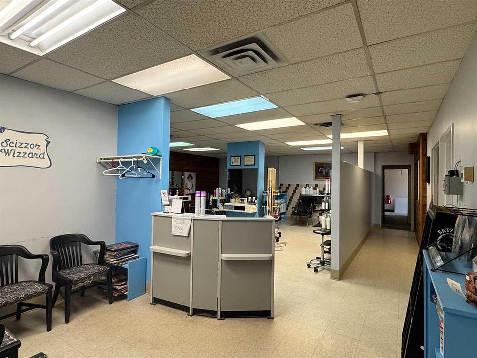 5033 50 Avenue, Ponoka, AB