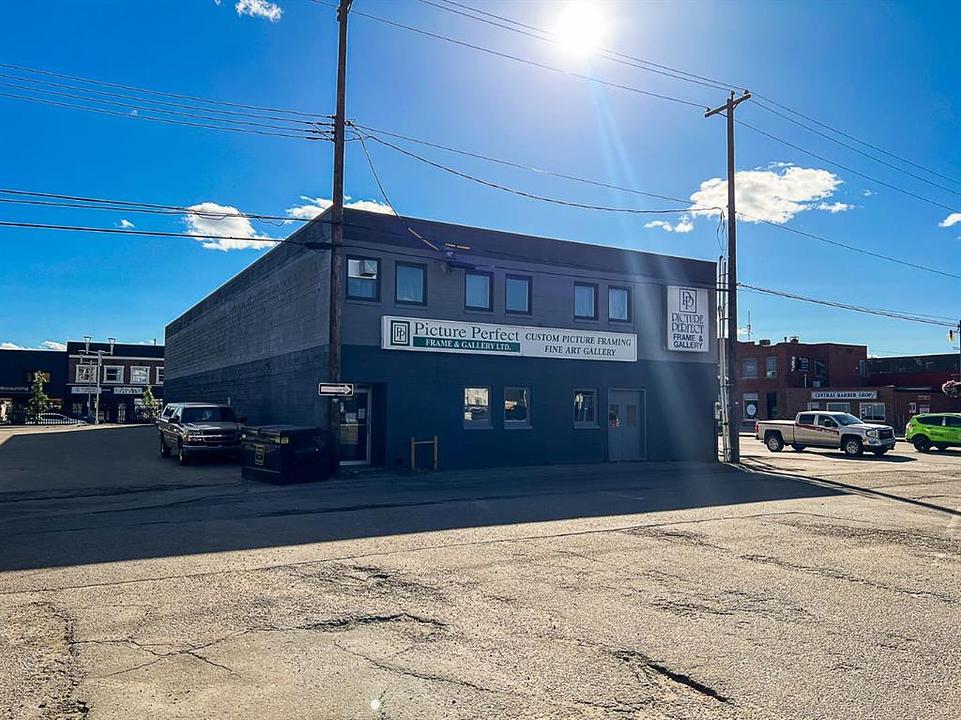 9934 100 Avenue, Grande Prairie, AB