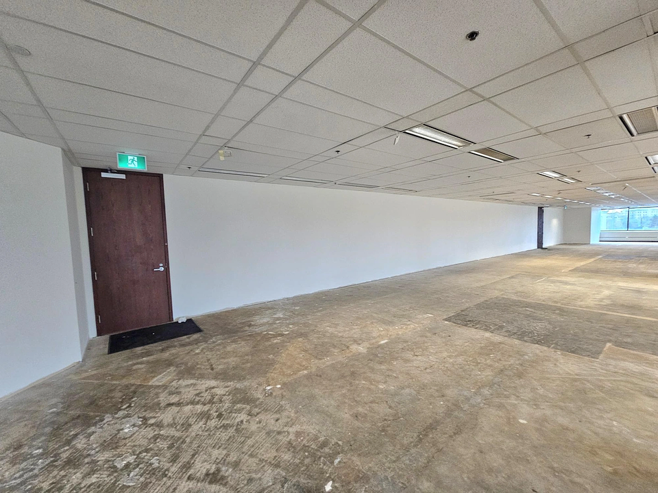 202 - 33 City Centre Drive, Mississauga, ON