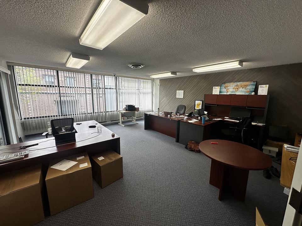 202 - 399 Mountain Hwy, North Vancouver, BC