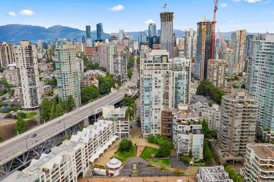 701 - 1006 Beach Avenue, Vancouver, BC