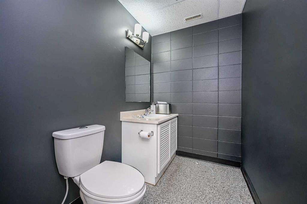 12221 100 Street, Grande Prairie, AB
