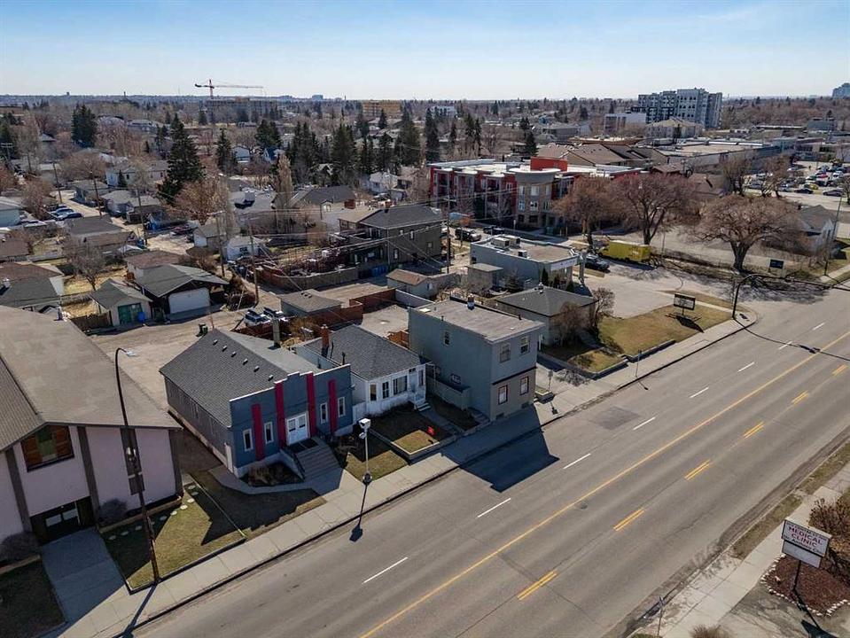 2018 Centre Street North, Calgary, AB