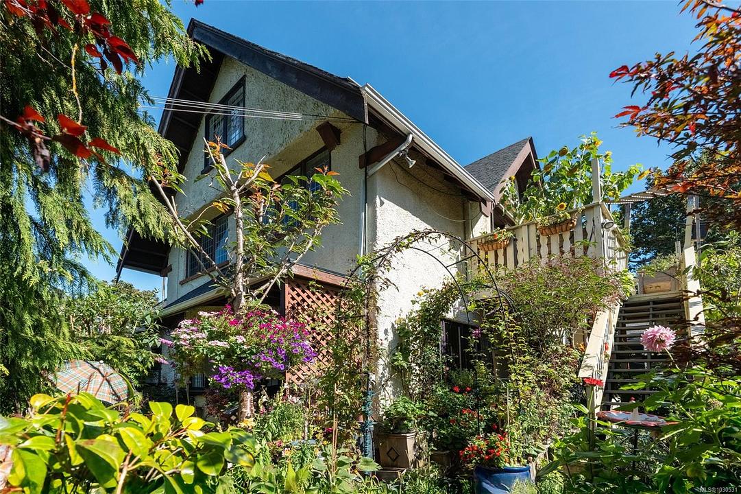 1043 Belmont Avenue, Victoria, BC