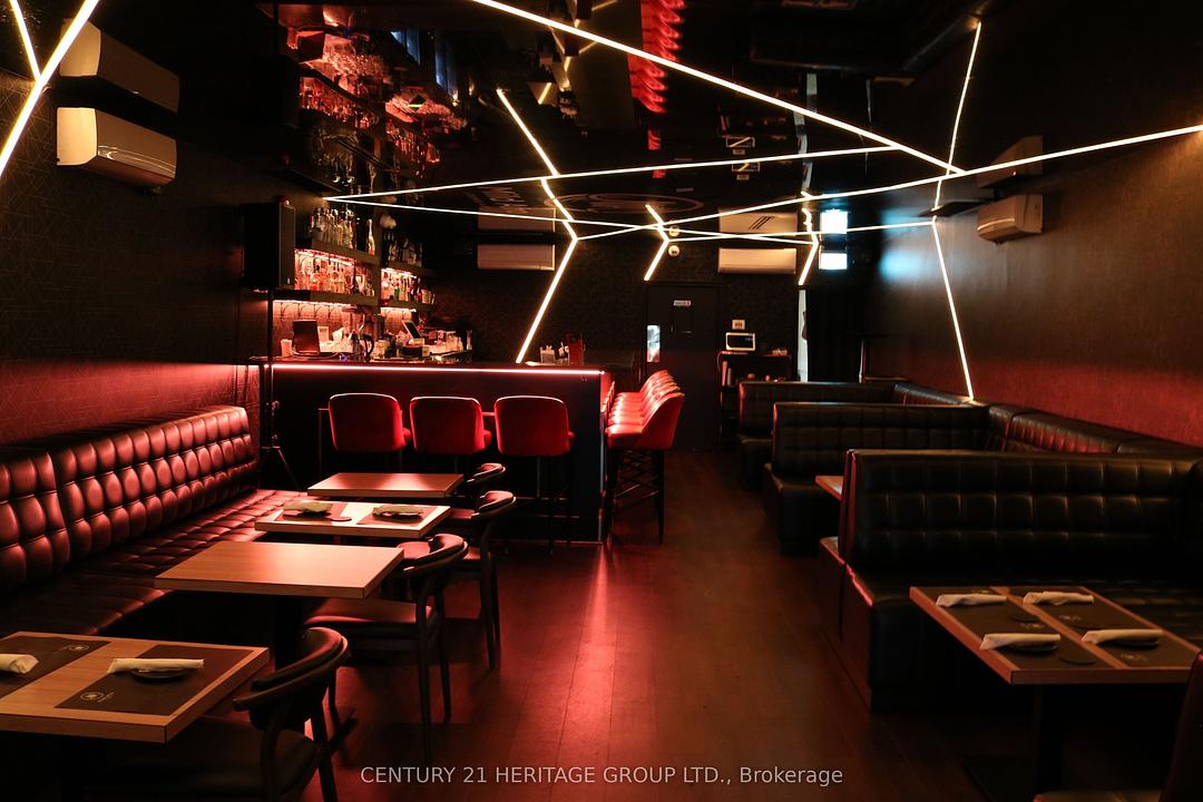 1116 Dundas Street West, Toronto, ON